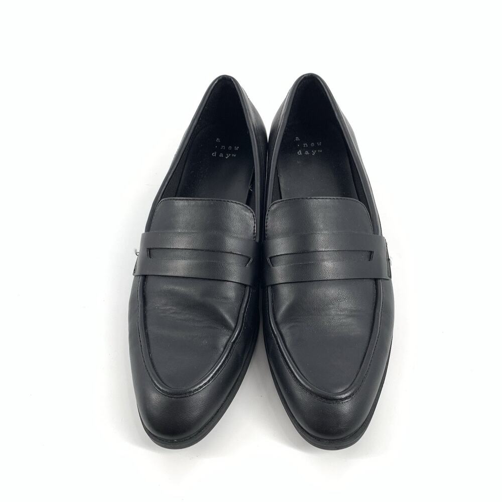 A New Day Pointed Toe Faux Leather Slip On Loafers Size 8 Solid Black Business - Picture 2 of 9